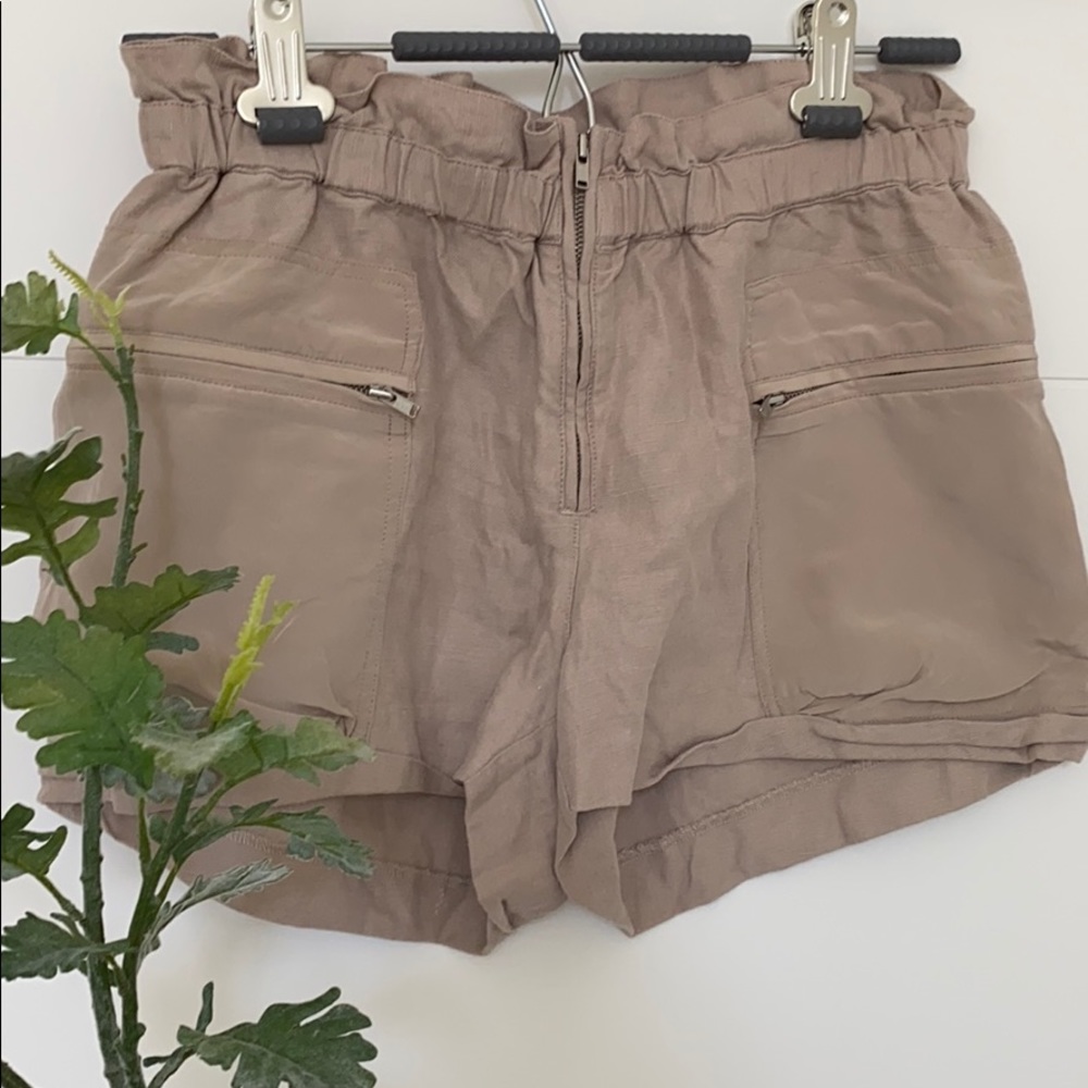 Aritzia Wilfred Linen Shorts